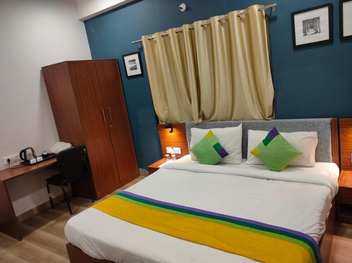 Hotel Ballfin Indore Dış mekan fotoğraf