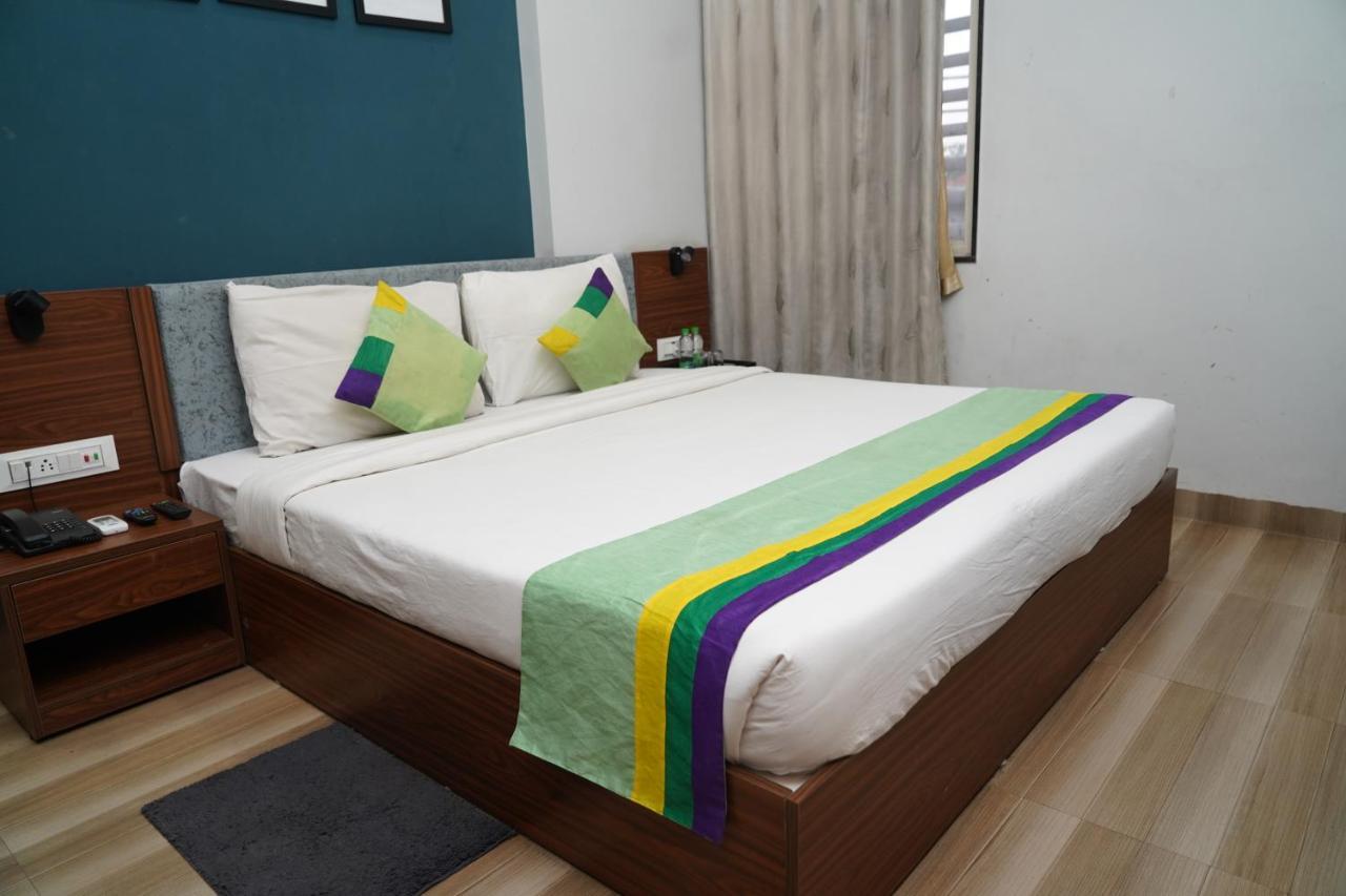 Hotel Ballfin Indore Dış mekan fotoğraf