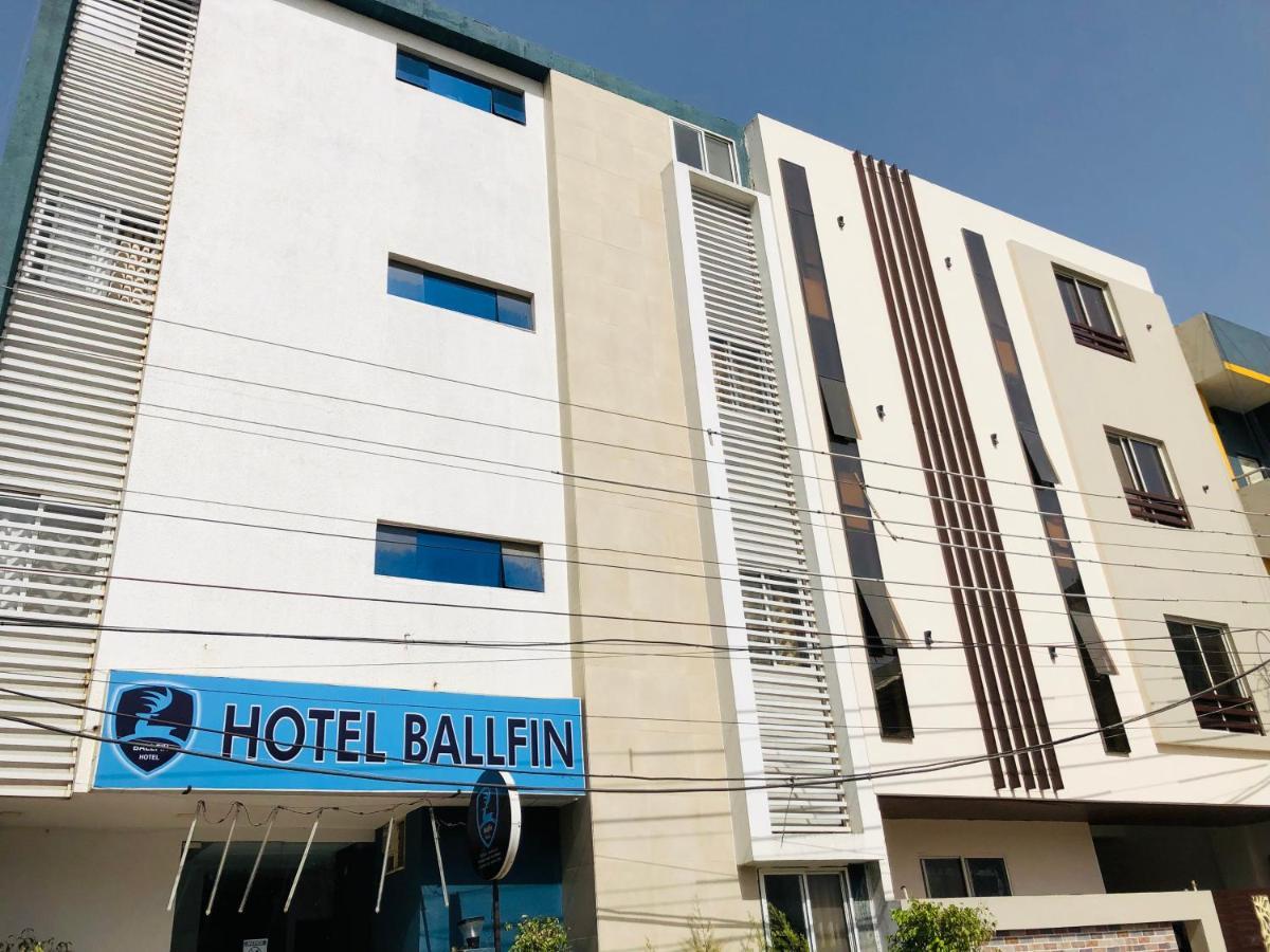 Hotel Ballfin Indore Dış mekan fotoğraf
